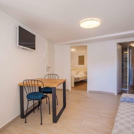 Apartmani Kraj Mora Cres Dış mekan fotoğraf