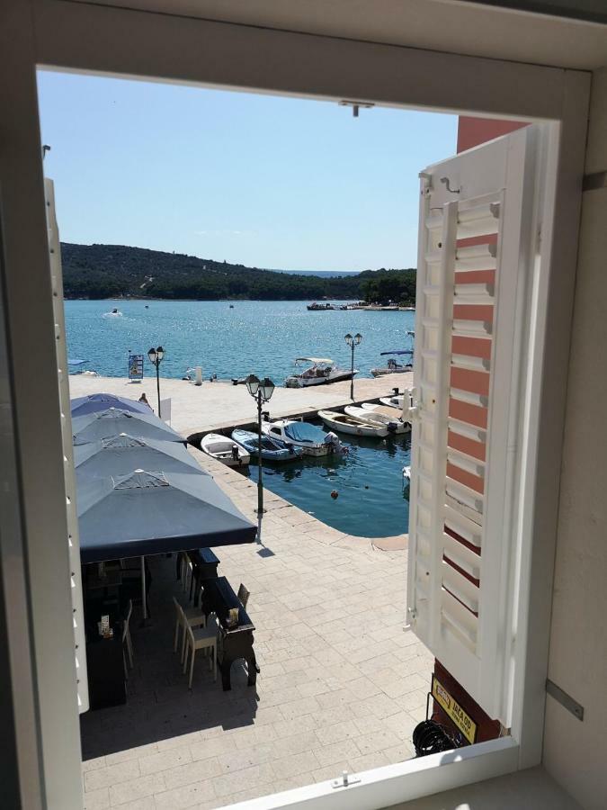 Apartmani Kraj Mora Cres Dış mekan fotoğraf
