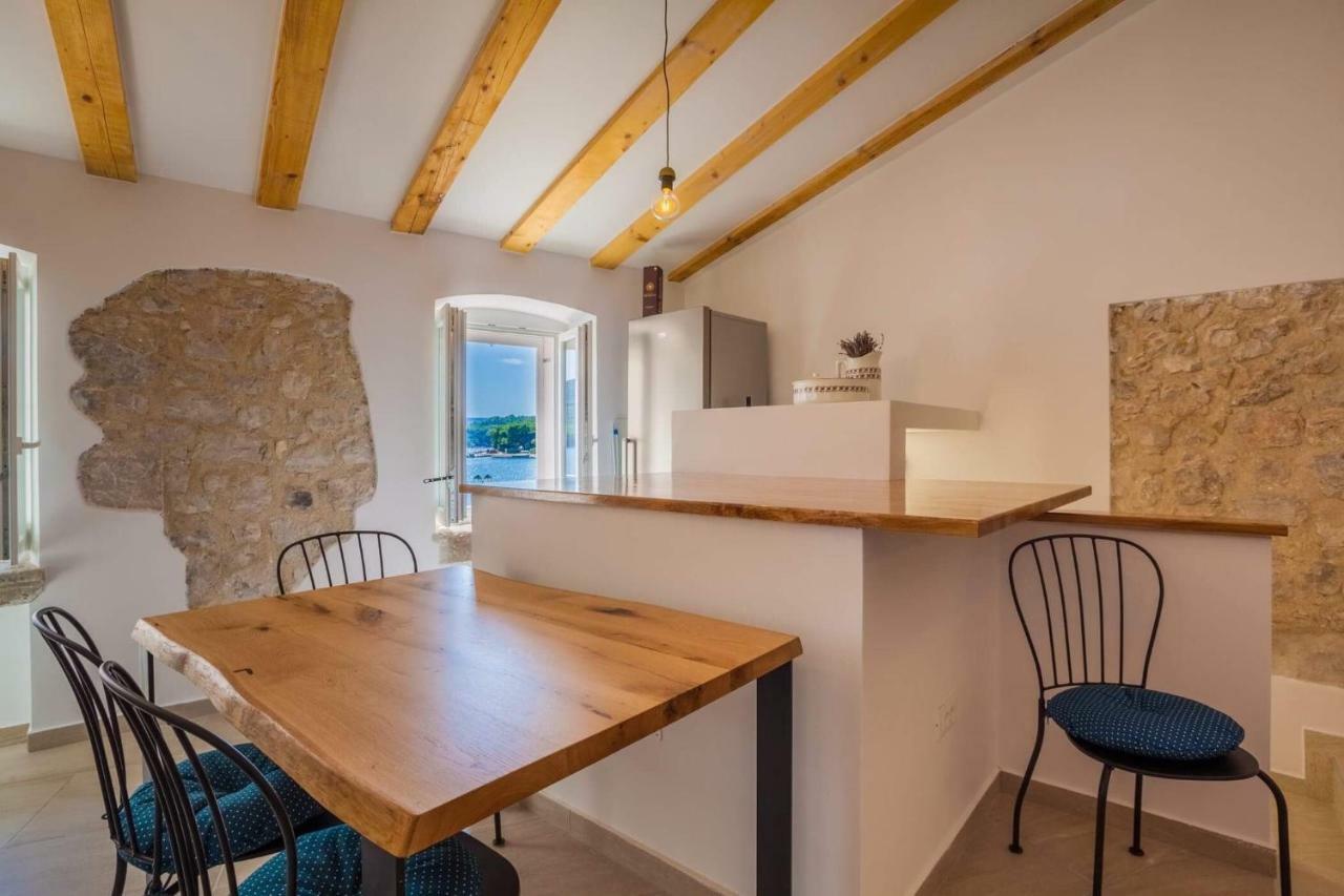 Apartmani Kraj Mora Cres Dış mekan fotoğraf