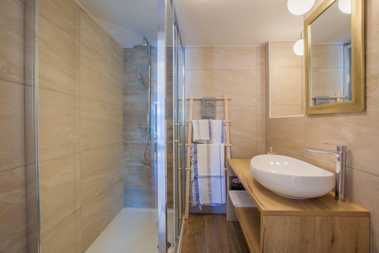 Apartmani Kraj Mora Cres Dış mekan fotoğraf
