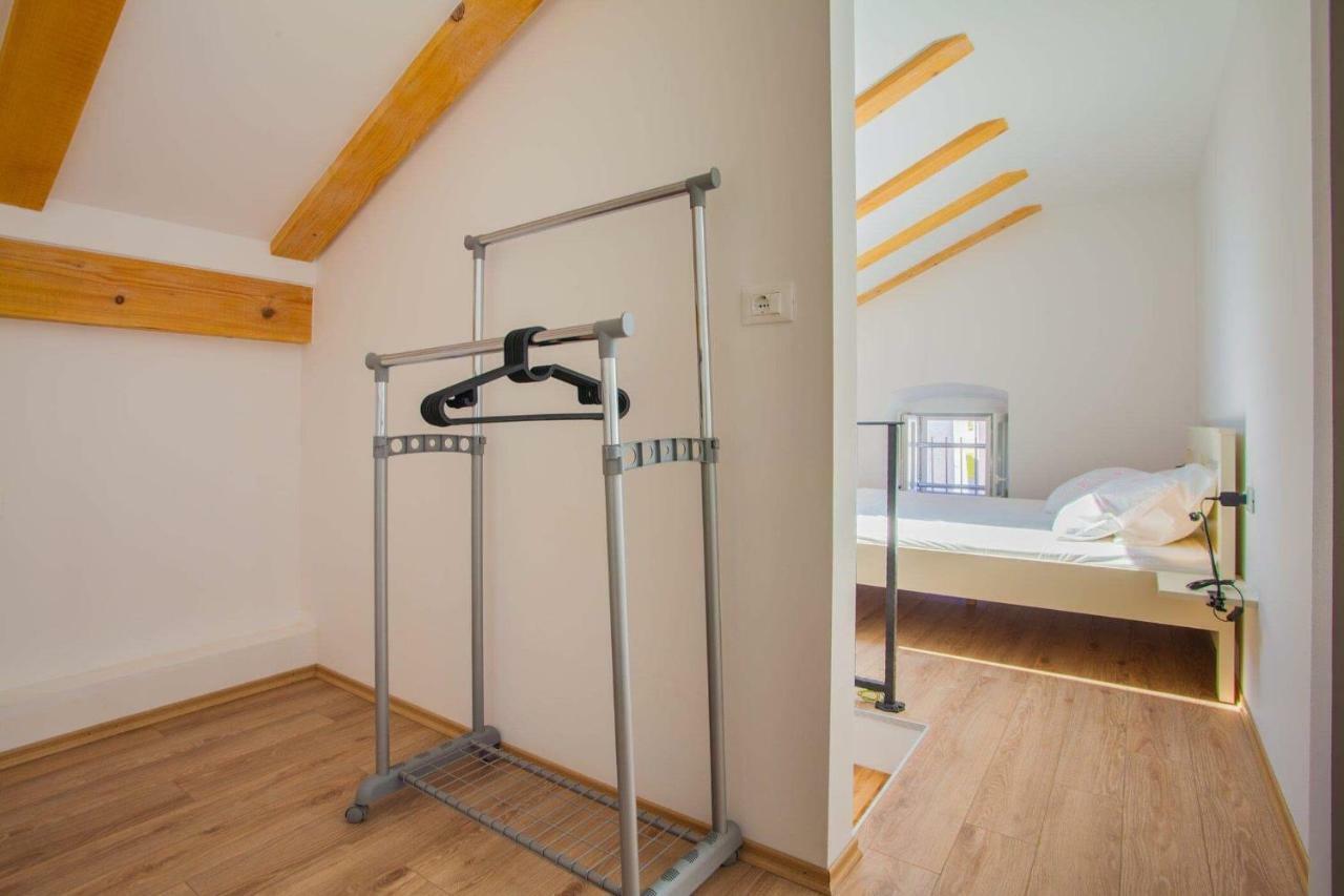 Apartmani Kraj Mora Cres Dış mekan fotoğraf