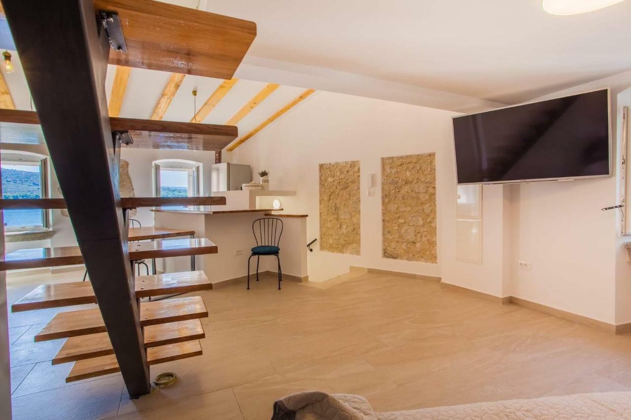 Apartmani Kraj Mora Cres Dış mekan fotoğraf