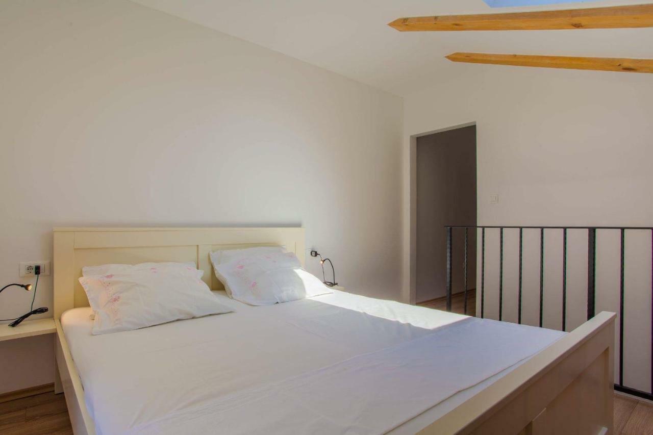 Apartmani Kraj Mora Cres Dış mekan fotoğraf