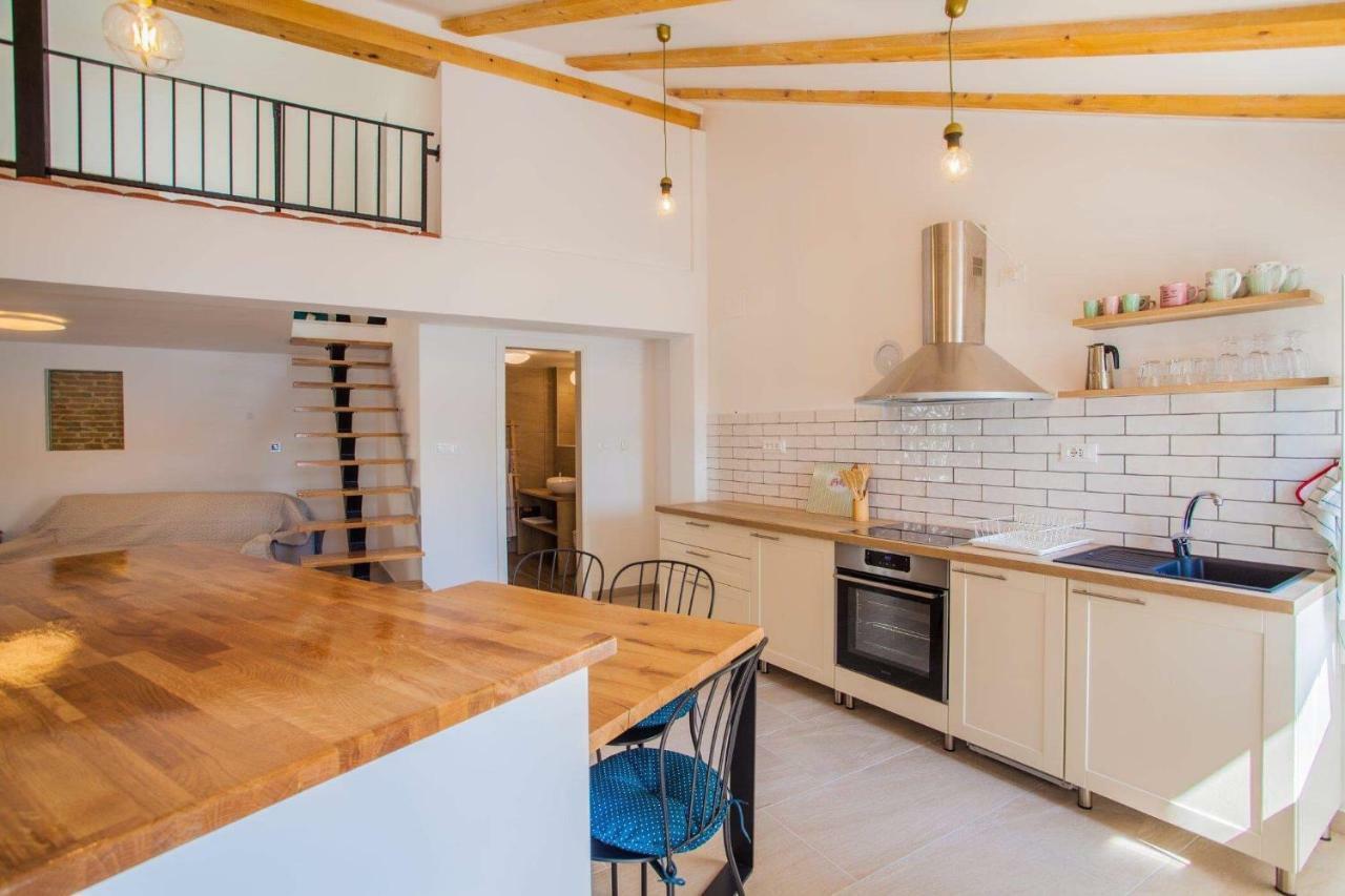 Apartmani Kraj Mora Cres Dış mekan fotoğraf