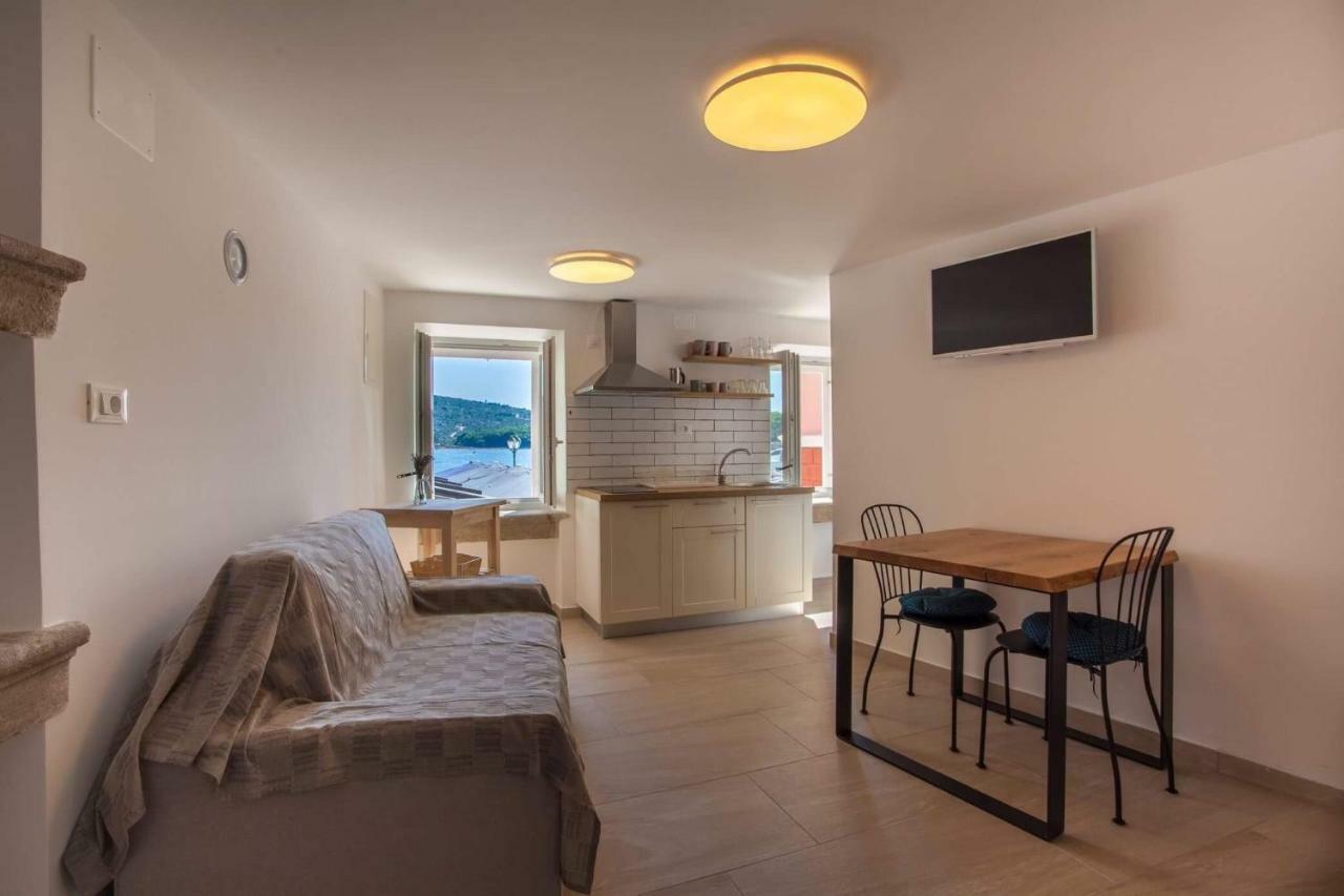 Apartmani Kraj Mora Cres Dış mekan fotoğraf